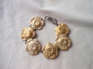 Bracelet fleurs- blanc reflets dorés